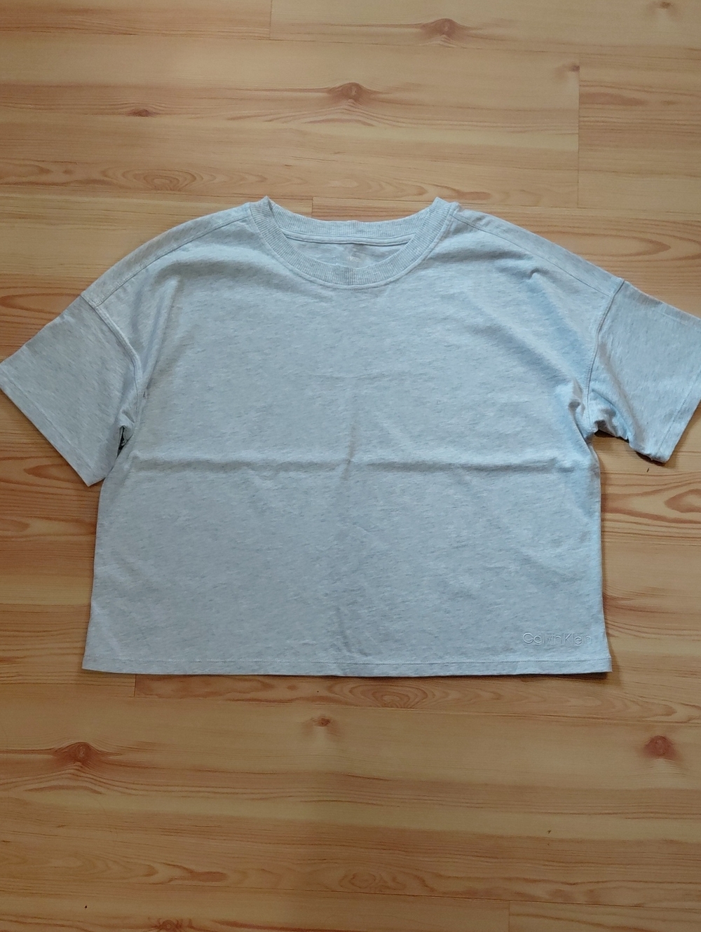Calvin Klein Light Gray Cropped Crewneck Tee- NWOT